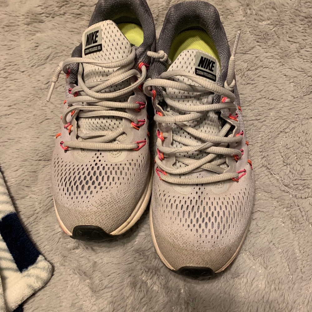 Nike tennis shoes - Picture 4 of 4